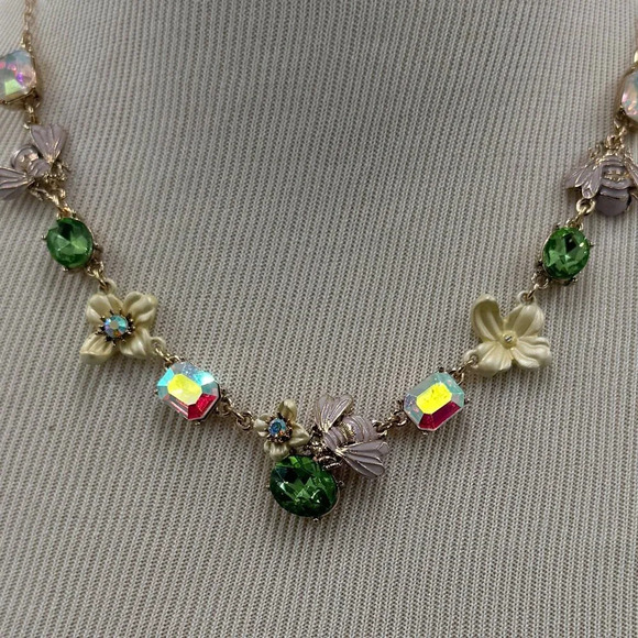 BETSEY JOHNSON Gem Stone Bee and Flower Cluster Necklace - Picture 4 of 4